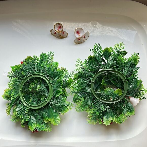 Two vintage Christmas plastic greenery candle wreaths with white bells - Picture 6 of 6